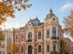 Дом офицеров в Астрахани продадут с молотка